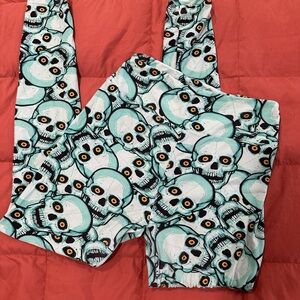 💛 2/$25! LuLaRoe Mint and Black Skull Leggings